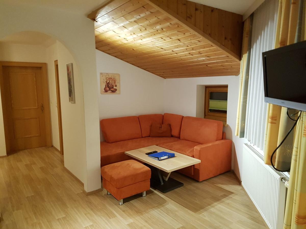 Haus Kathrin Apartment Kaprun Exterior photo