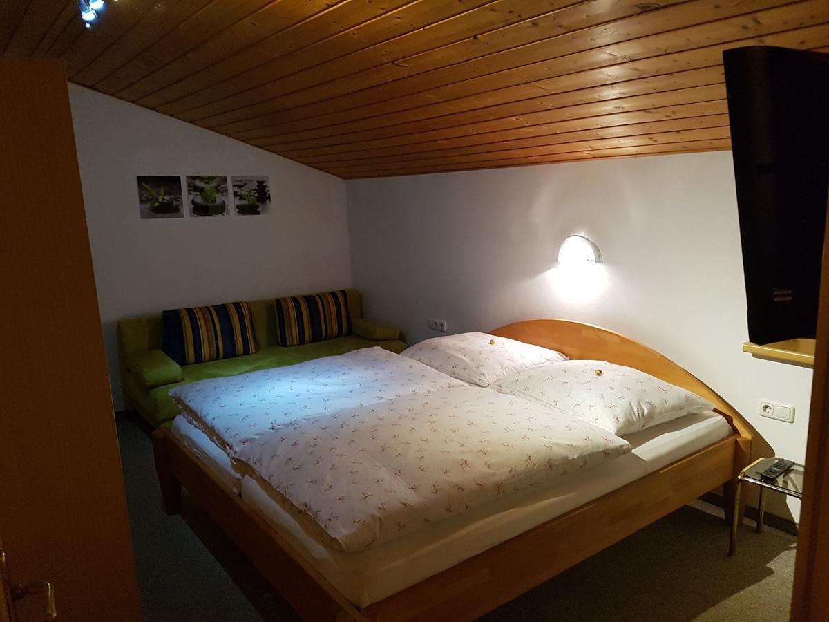 Haus Kathrin Apartment Kaprun Exterior photo